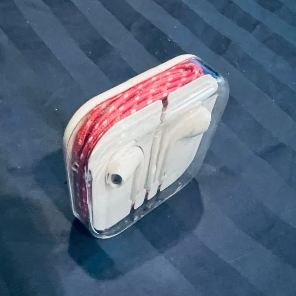 ‘Madewell’ White Wired Earbuds - Picture 2 of 3